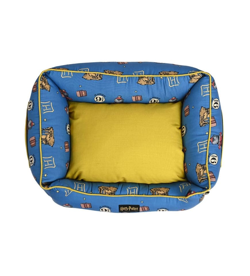 Harry Potter Lounger Bed - Welcome to Hogwarts Dog Bed Main image